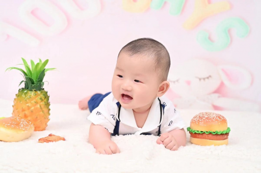 莘县宝宝在妈妈肚子里
